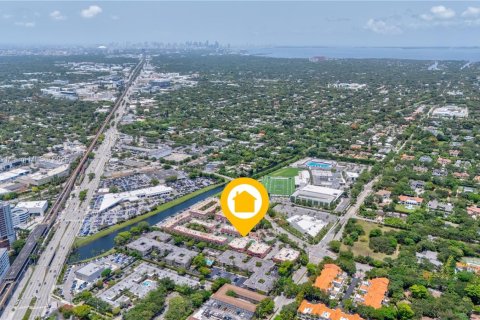 Condominio en venta en Pinecrest, Florida, 1 dormitorio, 65.96 m2 № 1782060 - foto 17