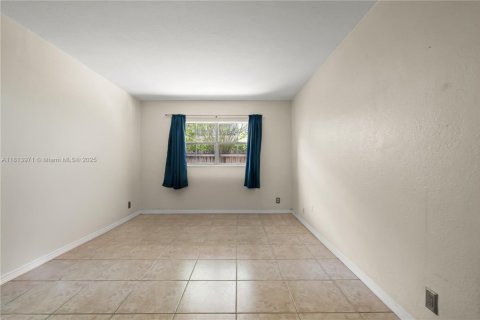 Condominio en venta en Pinecrest, Florida, 1 dormitorio, 65.96 m2 № 1782060 - foto 7