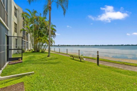 Copropriété à vendre à Oakland Park, Floride: 2 chambres, 104.05 m2 № 1963379 - photo 21