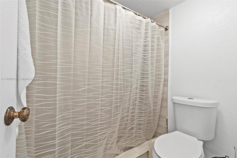 Copropriété à vendre à Oakland Park, Floride: 2 chambres, 104.05 m2 № 1963379 - photo 18