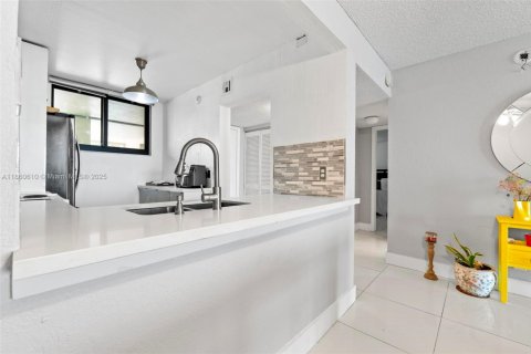 Copropriété à vendre à Oakland Park, Floride: 2 chambres, 104.05 m2 № 1963379 - photo 8