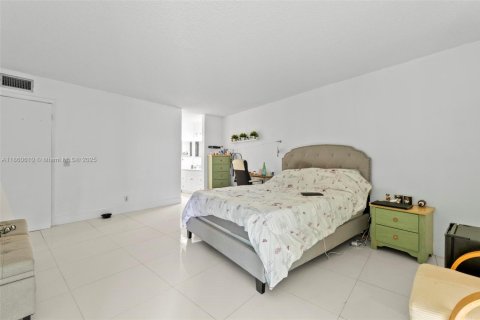 Copropriété à vendre à Oakland Park, Floride: 2 chambres, 104.05 m2 № 1963379 - photo 16