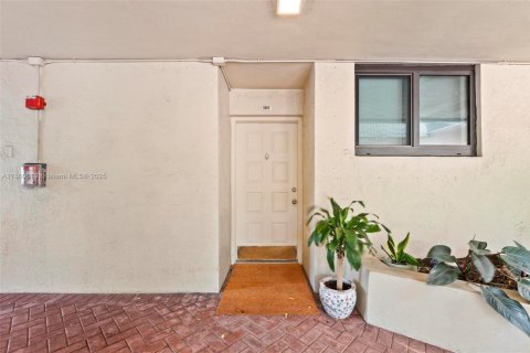 Copropriété à vendre à Oakland Park, Floride: 2 chambres, 104.05 m2 № 1963379 - photo 2