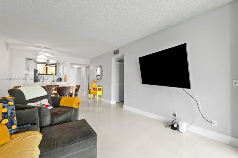 Copropriété à vendre à Oakland Park, Floride: 2 chambres, 104.05 m2 № 1963379 - photo 12