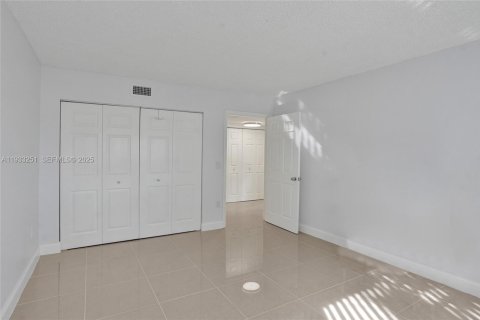 Copropriété à louer à Fort Lauderdale, Floride: 2 chambres, 89.93 m2 № 1993511 - photo 10