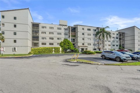 Copropriété à louer à Fort Lauderdale, Floride: 2 chambres, 89.93 m2 № 1993511 - photo 2