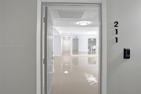 Copropriété à louer à Fort Lauderdale, Floride: 2 chambres, 89.93 m2 № 1993511 - photo 16