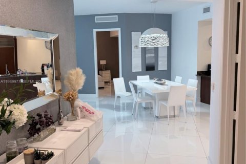 Condo in Sunny Isles Beach, Florida, 3 bedrooms  № 2052031 - photo 19