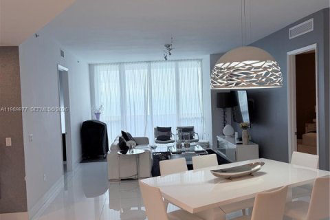 Condo in Sunny Isles Beach, Florida, 3 bedrooms  № 2052031 - photo 2