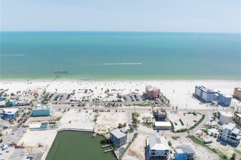 Propiedad comercial en venta en Fort Myers Beach, Florida № 1841364 - foto 28