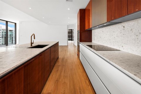 Copropriété à vendre à Miami, Floride: 3 chambres, 191.19 m2 № 1712200 - photo 9