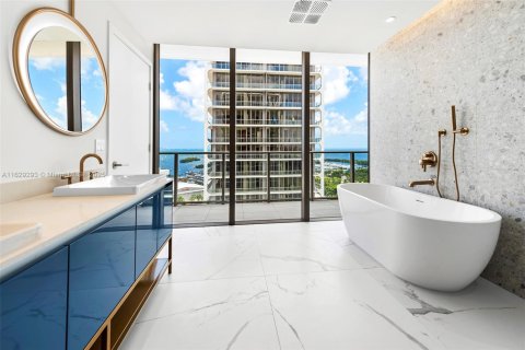 Copropriété à vendre à Miami, Floride: 3 chambres, 191.19 m2 № 1712200 - photo 13