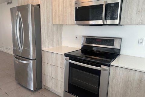 Casa en alquiler en Hollywood, Florida, 3 dormitorios, 92.9 m2 № 2059964 - foto 13