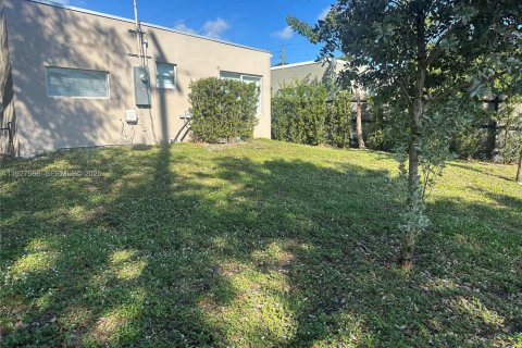 Casa en alquiler en Hollywood, Florida, 3 dormitorios, 92.9 m2 № 2059964 - foto 22