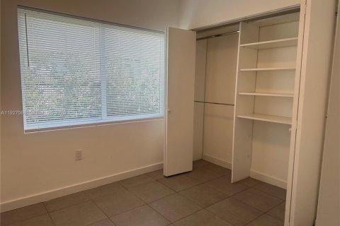 Casa en alquiler en Hollywood, Florida, 3 dormitorios, 92.9 m2 № 2059964 - foto 8