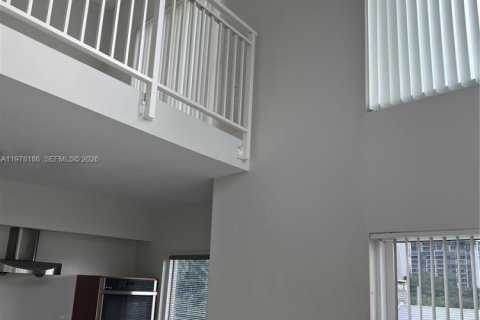 Condo in Miami, Florida, 1 bedroom  № 2042032 - photo 11