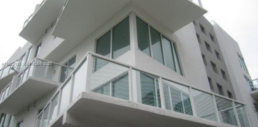 Condo in Miami, Florida, 1 bedroom  № 2042032