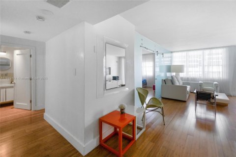 Copropriété à louer à Miami Beach, Floride: 1 chambre, 82.68 m2 № 1852246 - photo 4