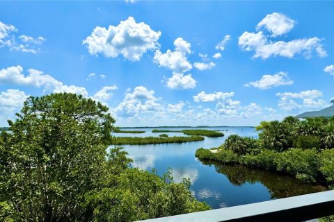 Villa ou maison à vendre à Weeki Wachee, Floride: 3 chambres, 151.9 m2 № 1813694 - photo 7