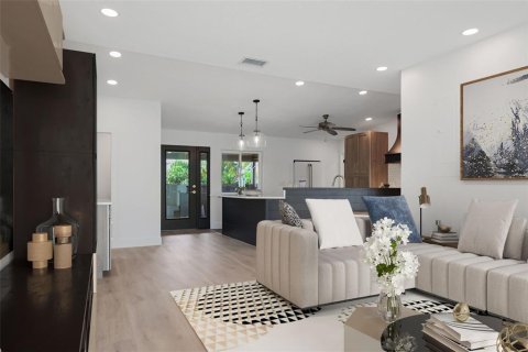 Villa ou maison à vendre à Weeki Wachee, Floride: 3 chambres, 151.9 m2 № 1813694 - photo 15