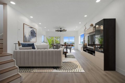 Villa ou maison à vendre à Weeki Wachee, Floride: 3 chambres, 151.9 m2 № 1813694 - photo 2