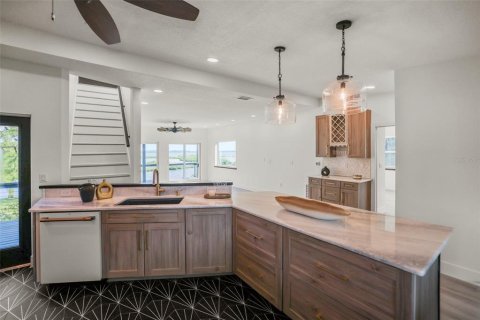 Villa ou maison à vendre à Weeki Wachee, Floride: 3 chambres, 151.9 m2 № 1813694 - photo 21