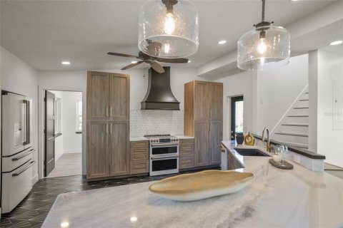 Villa ou maison à vendre à Weeki Wachee, Floride: 3 chambres, 151.9 m2 № 1813694 - photo 13