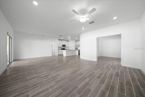 House in Ocala, Florida 2 bedrooms, 143.81 sq.m. № 2114288 - photo 11
