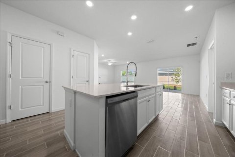 House in Ocala, Florida 2 bedrooms, 143.81 sq.m. № 2114288 - photo 5