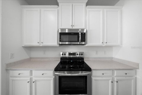 House in Ocala, Florida 2 bedrooms, 143.81 sq.m. № 2114288 - photo 8