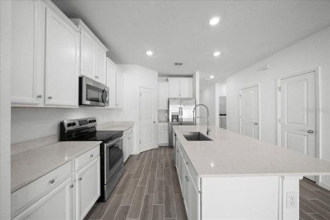 House in Ocala, Florida 2 bedrooms, 143.81 sq.m. № 2114288 - photo 6
