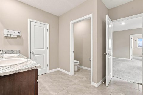 Villa ou maison à vendre à Wesley Chapel, Floride: 4 chambres, 209.96 m2 № 2305877 - photo 28
