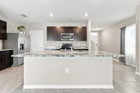 Villa ou maison à vendre à Wesley Chapel, Floride: 4 chambres, 209.96 m2 № 2305877 - photo 9