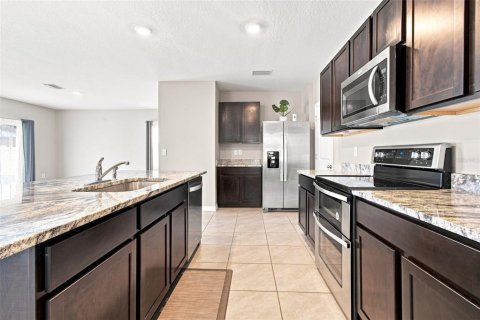 Villa ou maison à vendre à Wesley Chapel, Floride: 4 chambres, 209.96 m2 № 2305877 - photo 7