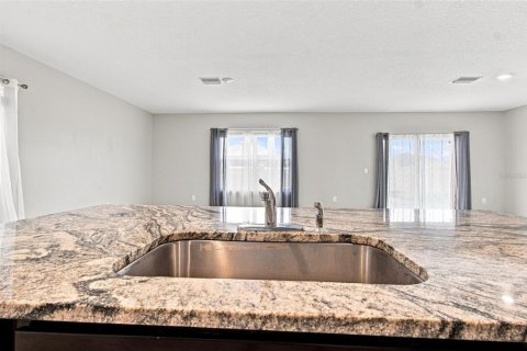 Villa ou maison à vendre à Wesley Chapel, Floride: 4 chambres, 209.96 m2 № 2305877 - photo 11