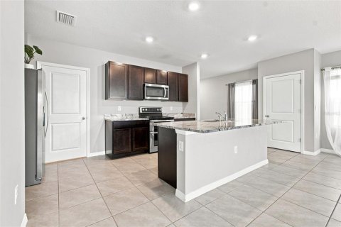 Villa ou maison à vendre à Wesley Chapel, Floride: 4 chambres, 209.96 m2 № 2305877 - photo 10