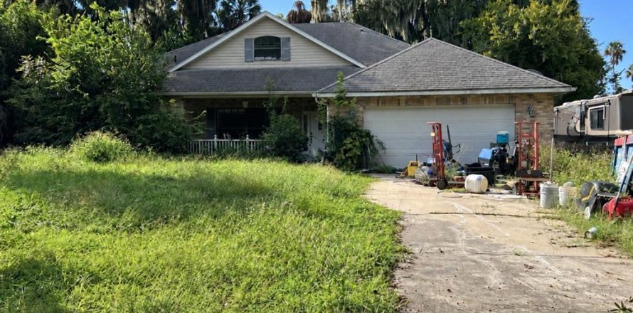 Villa ou maison à DeBary, Floride 4 chambres, 240.34 m2 № 2420261