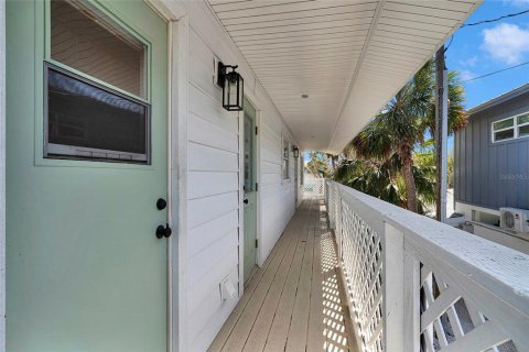 Commercial property in Indian Rocks Beach, Florida 5 bedrooms, 232.81 sq.m. № 1589919 - photo 25
