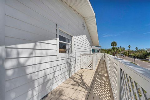 Commercial property in Indian Rocks Beach, Florida 5 bedrooms, 232.81 sq.m. № 1589919 - photo 26
