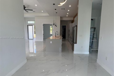 Villa ou maison à vendre à Naples, Floride: 3 chambres, 168.34 m2 № 2048742 - photo 11