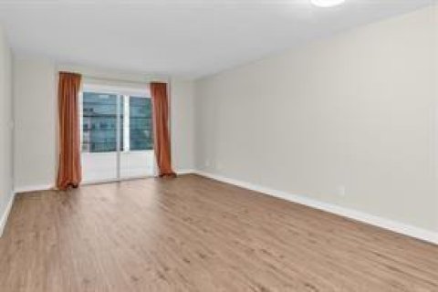 Condo in Sunrise, Florida, 1 bedroom № 2174966 - photo 2