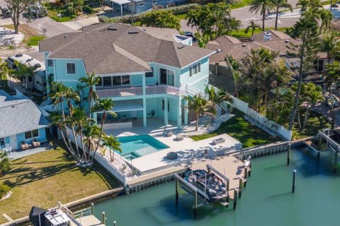 Villa ou maison à vendre à Redington Beach, Floride: 3 chambres, 220.74 m2 № 1545915 - photo 1