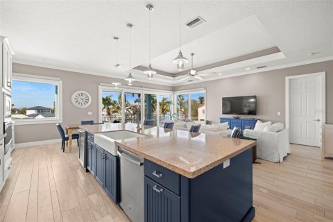 Villa ou maison à vendre à Redington Beach, Floride: 3 chambres, 220.74 m2 № 1545915 - photo 7