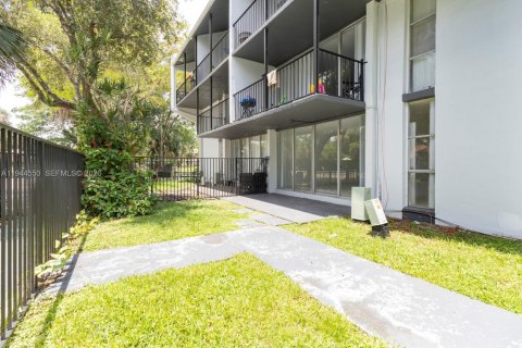 Appartement à louer à Coral Springs, Floride: 2 chambres, 102.19 m2 № 2001081 - photo 10