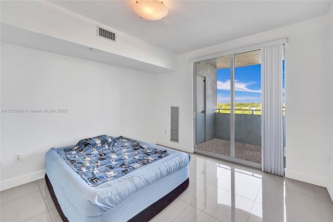 Condominio en venta en Hollywood, Florida, 2 dormitorios, 96.25 m2 № 1738855 - foto 11