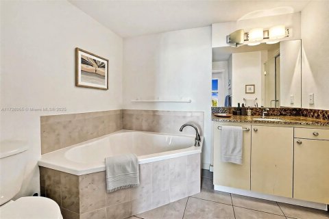 Condominio en venta en Hollywood, Florida, 2 dormitorios, 96.25 m2 № 1738855 - foto 17