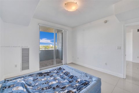 Condominio en venta en Hollywood, Florida, 2 dormitorios, 96.25 m2 № 1738855 - foto 14