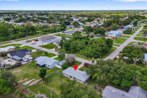 House in Port St. Lucie, Florida 2 bedrooms, 83.98 sq.m. № 2178810 - photo 23