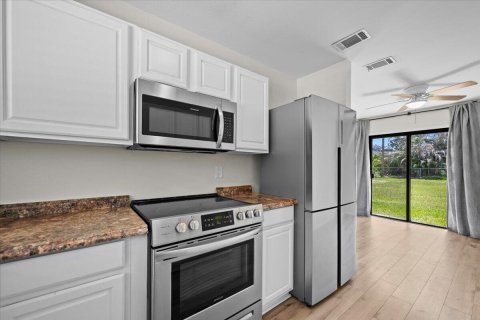 House in Port St. Lucie, Florida 2 bedrooms, 83.98 sq.m. № 2178810 - photo 6