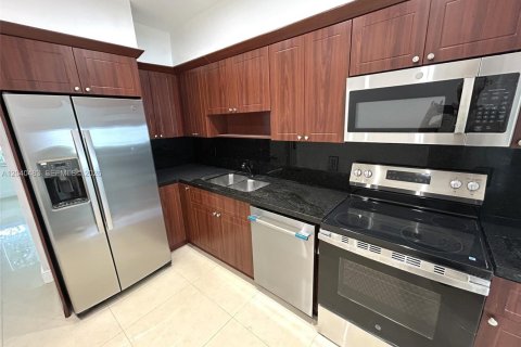 Apartment in Miami, Florida 3 bedrooms, 116.13 sq.m. № 2087100 - photo 4